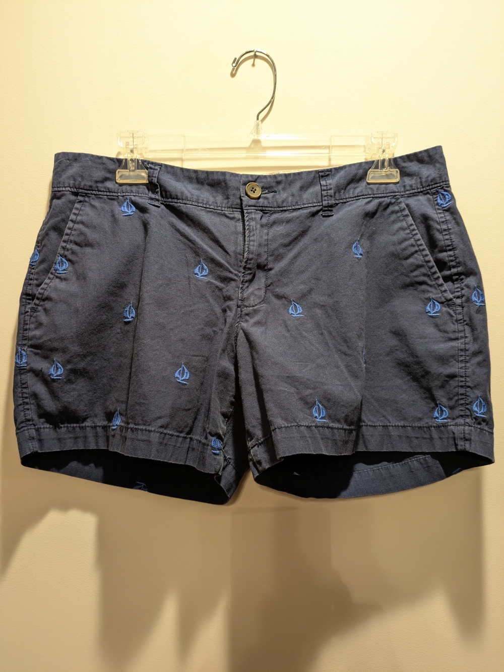 Old Navy Blue Sailboat Embroidered Chino Shorts Size 8 ⛵
